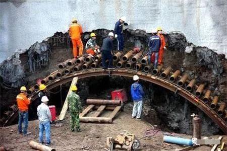 永川隧道钢花管支护案例